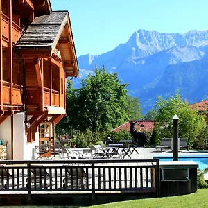 https://le-cerf-amoureux.hotels-rhonealpes.com